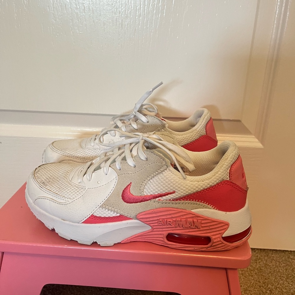 Nike Air Max White and Pink Sneakers